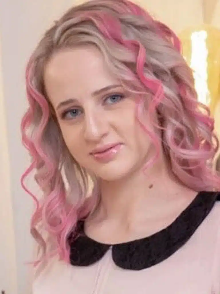 Hanna Rey Biography: Wiki, Age, Career, Height, Weight, Boyfriend, Net Worth & More